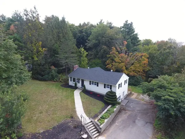 8 Blueberry Lane, Sturbridge, MA 01566