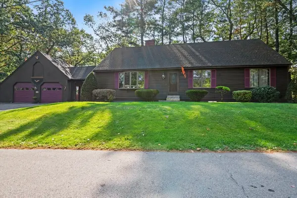 28 Beacon Street, Amesbury, MA 01913