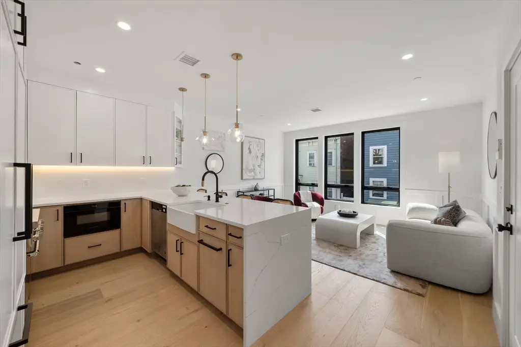 136 W 8th St #1, Boston, MA 02127 - #1