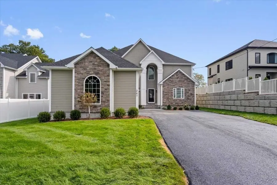 241 Lake Ave, Worcester, MA 01604 - Image #2