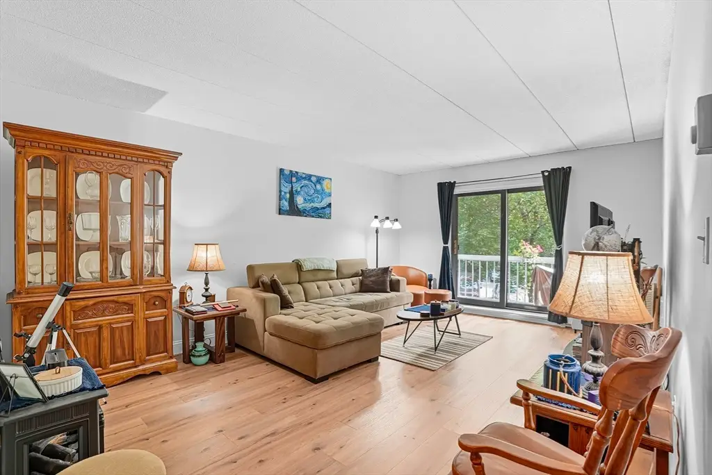 85 Commons Dr #210, Shrewsbury, MA 01545 - Image #1