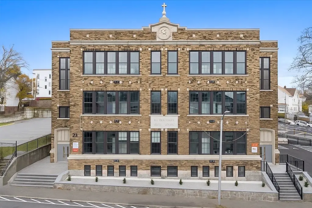 22 Waverly St, Worcester, MA 01604 - Image #1