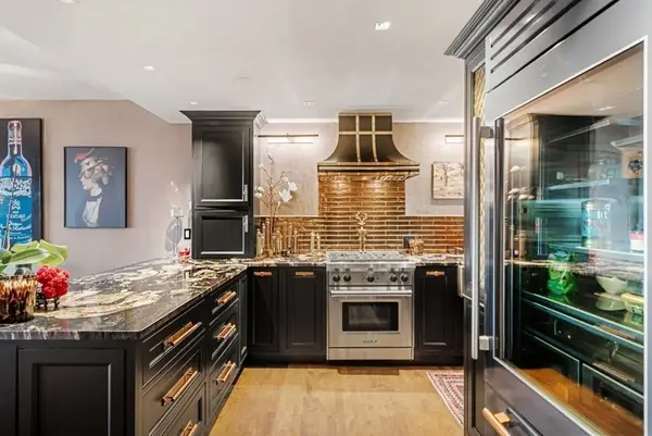 220 Commercial St #5A, Boston, MA 02109