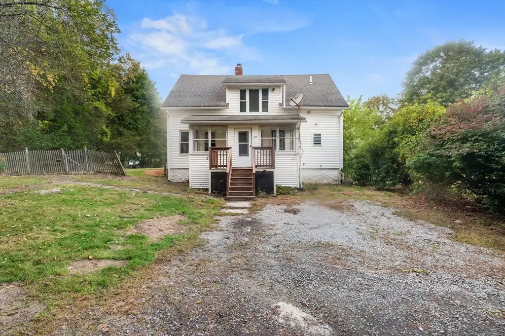 27 Douty St, Southbridge, MA 01550 - #1
