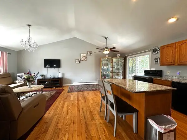 14 Browns Brook Rd, Webster, MA 01570