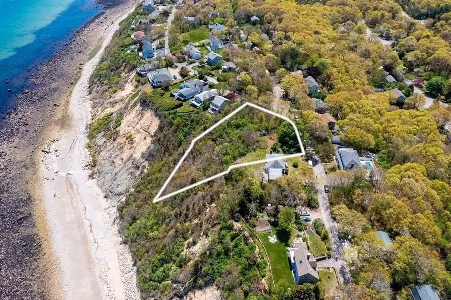32 Shore Dr, Plymouth, MA 02360 - Image #2
