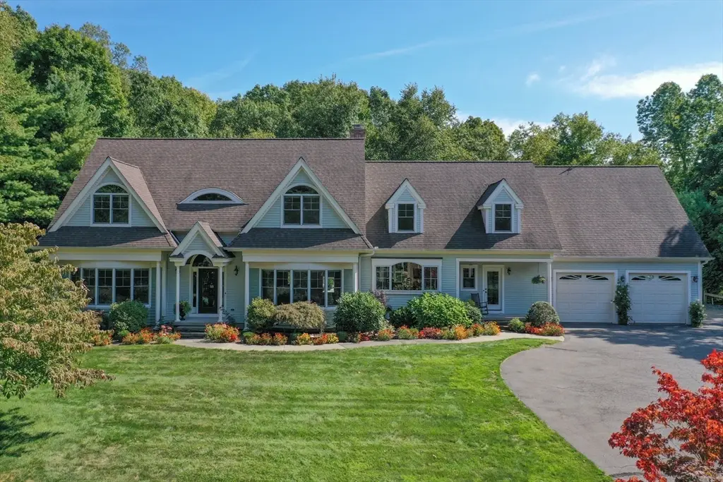 7 Western View Rd, Holyoke, MA 01040 - #1