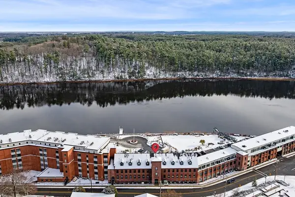 60 Merrimac St #604, Amesbury, MA 01913