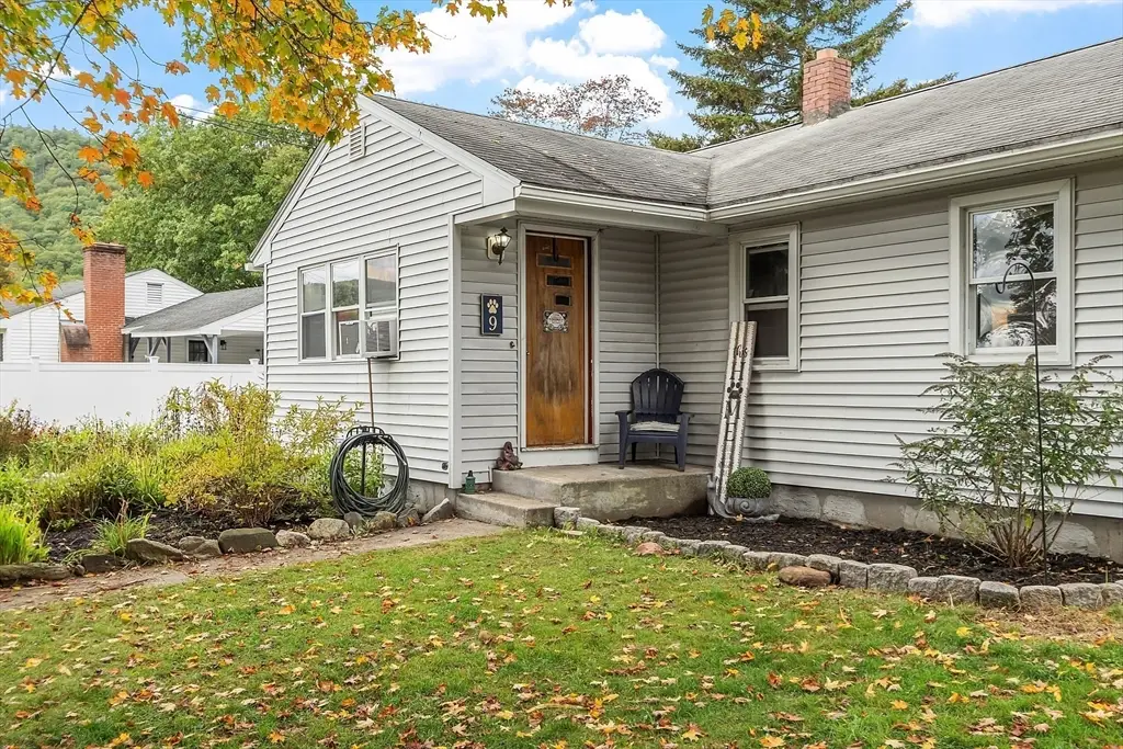 9 Silva St, Monson, MA 01057 - #1
