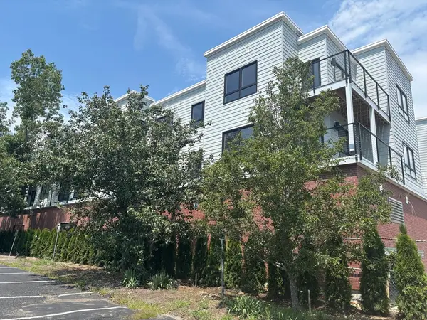 1391 Main Street #208, Walpole, MA 02081