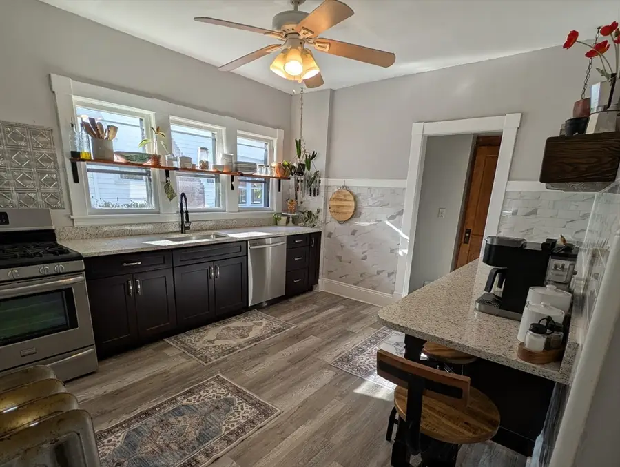 35 Carlton St, Springfield, MA 01108 - Image #3