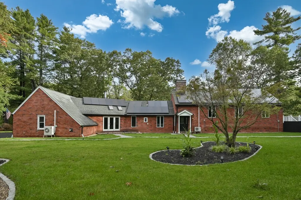 105 Georgetown Rd, Boxford, MA 01921 - Image #1