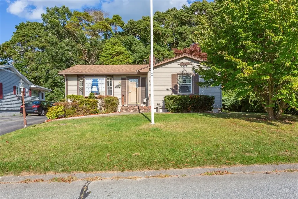 17 Roy St, Fairhaven, MA 02719 - #1