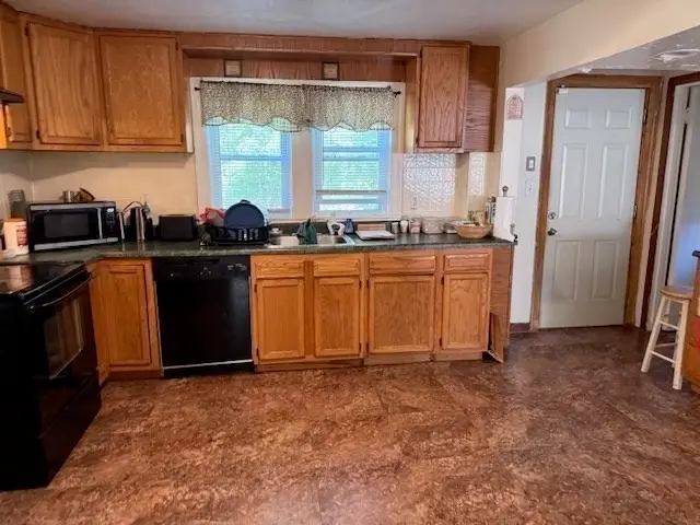 32 Zenith Dr, Worcester, MA 01602 - Image #3