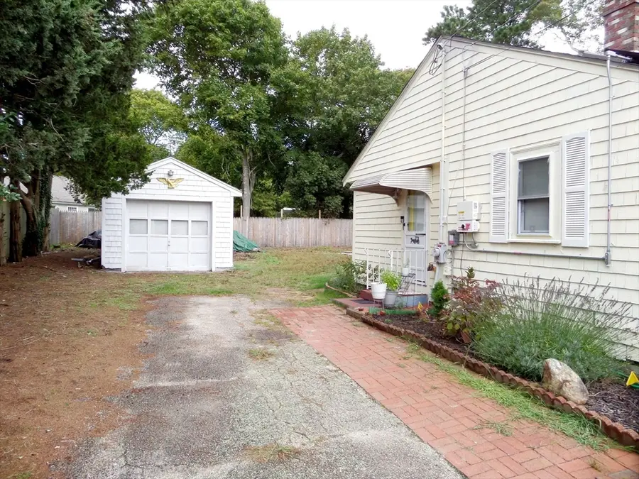 22 Powhatan Rd, South Yarmouth, MA 02664 - #3