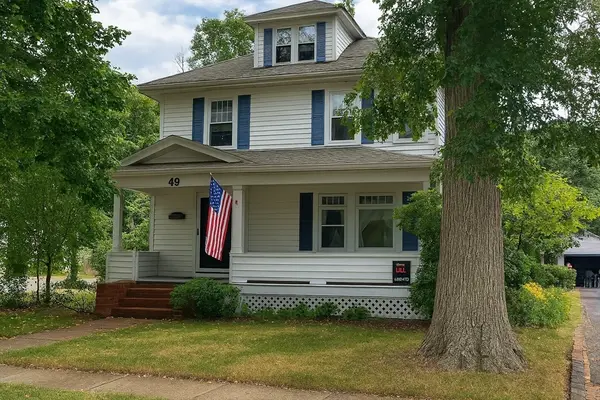 49 Liberty St, Rockland, MA 02370