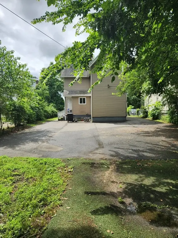 108 Alden St, Springfield, MA 01109 - Image #2