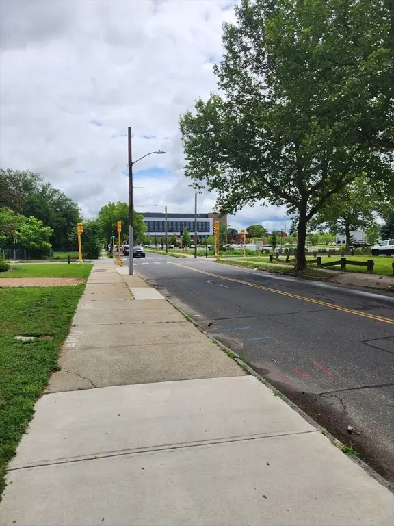 108 Alden St, Springfield, MA 01109 - Image #3