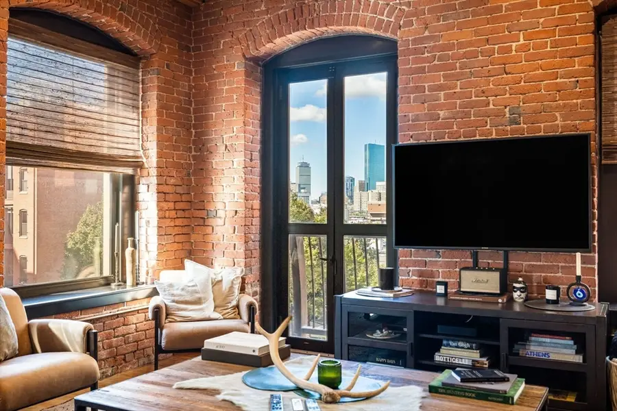 21 Wormwood St #412, Boston, MA 02210 - Image #3