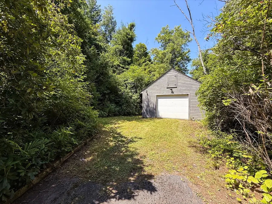 190 Willow St, Lee, MA 01238 - Image #3