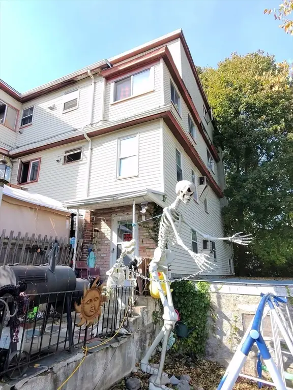 55 Canton, Fitchburg, MA 01420