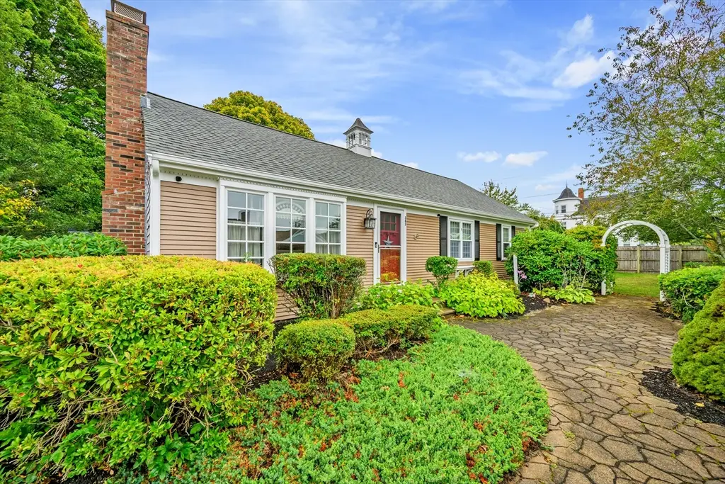 342 Sea Street, Hyannis, MA 02601 - Image #1