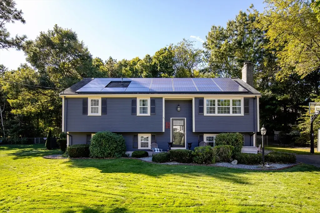 37 Flintlocke Dr, Plymouth, MA 02360 - Image #1