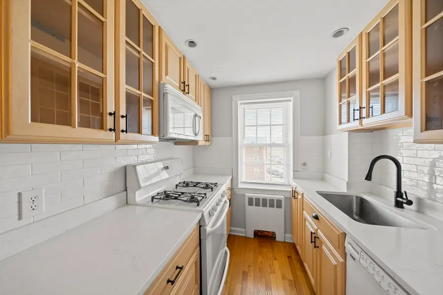 33 Lennon Ct #39, Boston, MA 02127 - Image #3
