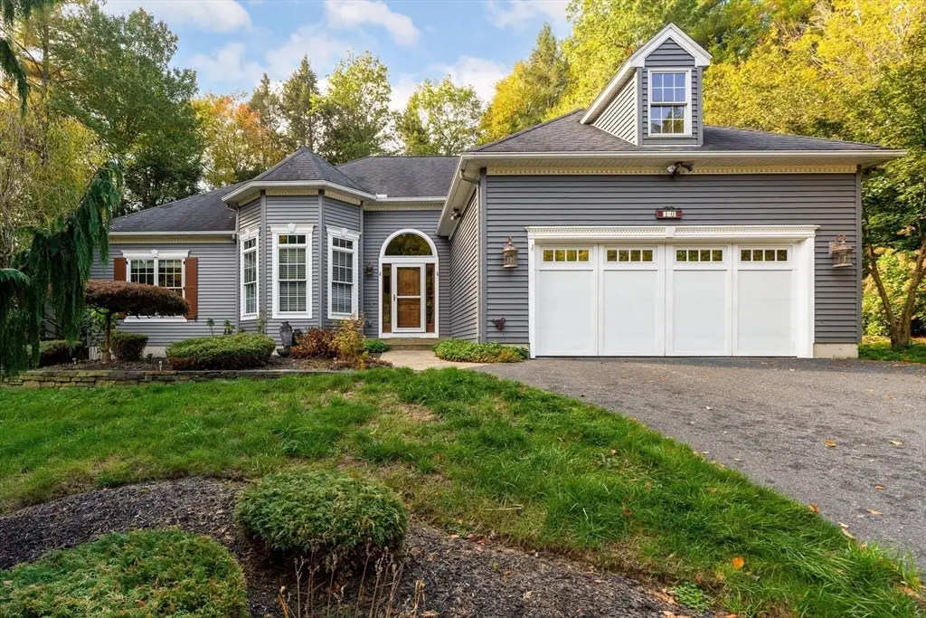 10 Golden Cir, Southampton, MA 01073 - Image #1
