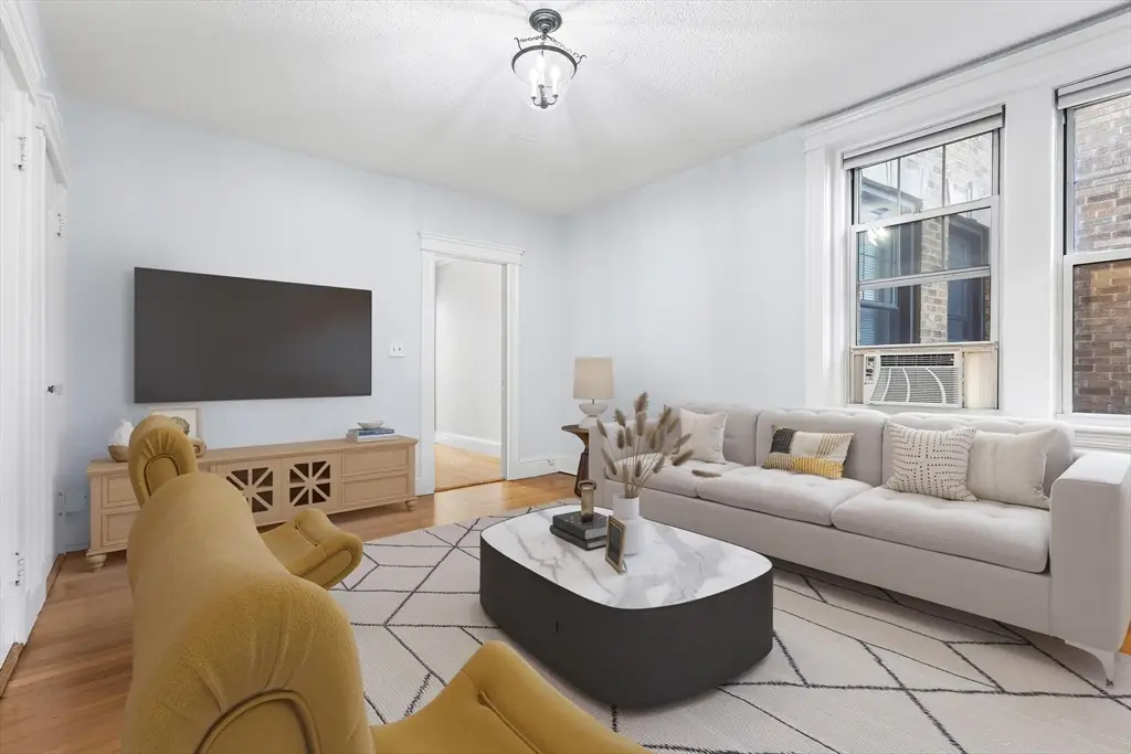 116 Riverway St #14, Boston, MA 02215 - Image #1