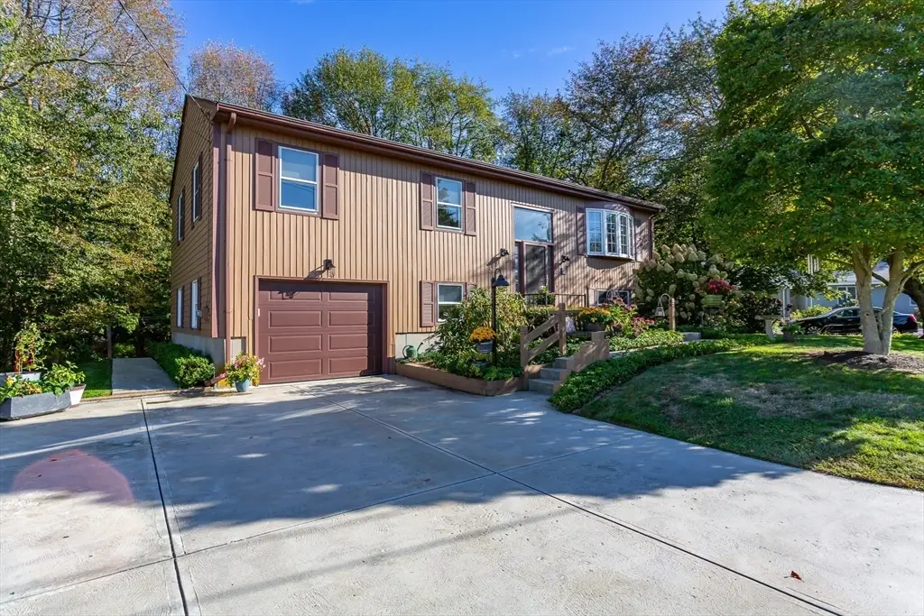 8 Tower Hill Rd, Somerset, MA 02726 - #1