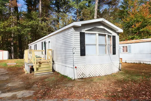 38 River Rd #11, Pepperell, MA 01463