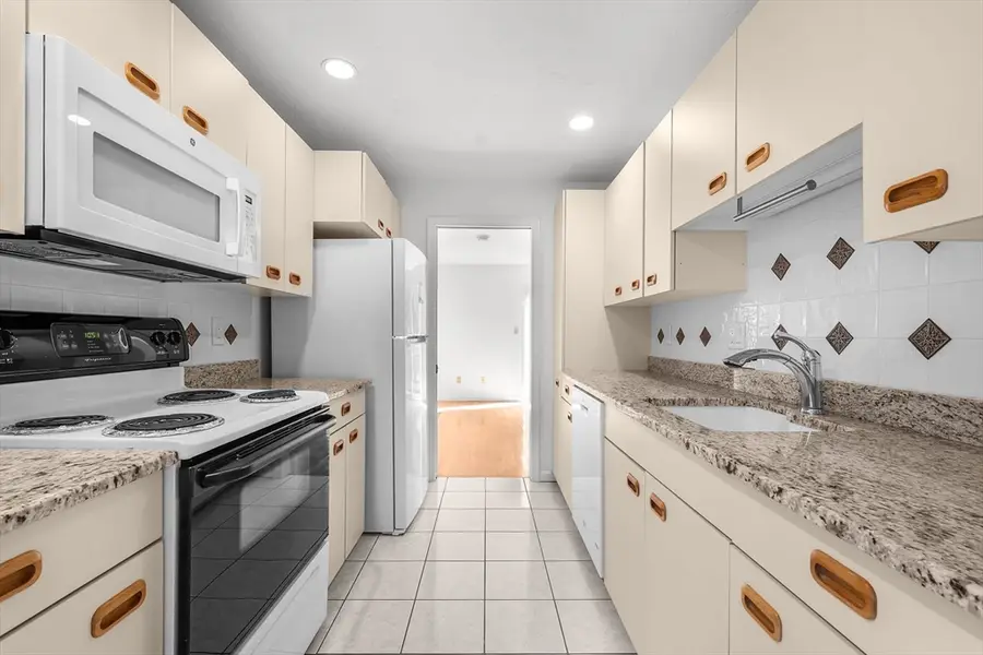 225 Lincoln St #A3, Duxbury, MA 02332 - Image #3