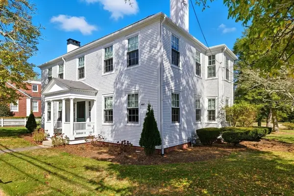 98 Main Street, Falmouth, MA 02540