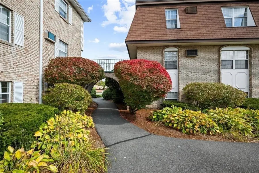 26 Williamsburg Ct #22, Shrewsbury, MA 01545 - Image #3