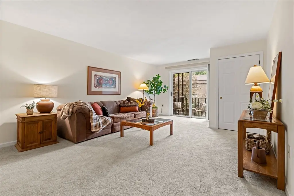 7 Ledgewood Way #11, Peabody, MA 01960 - Image #1