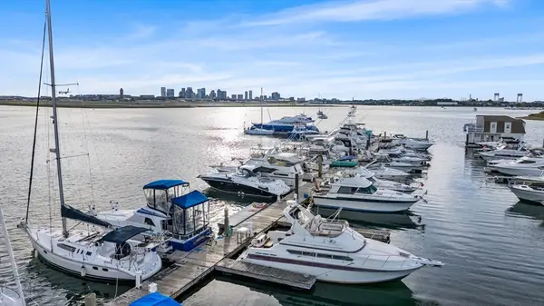 550 Pleasant St #11D, Winthrop, MA 02152