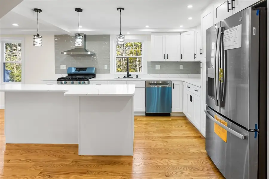 232 Lake Dr, Hamilton, MA 01982 - Image #2