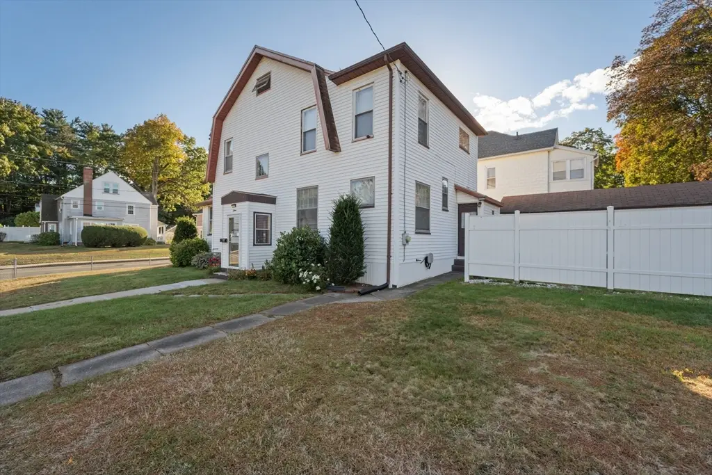15 Chapman Ave, Holyoke, MA 01040 - #1