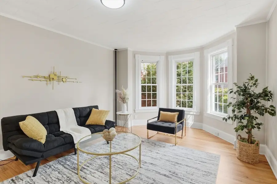 49 Linden St, Holyoke, MA 01040 - Image #2