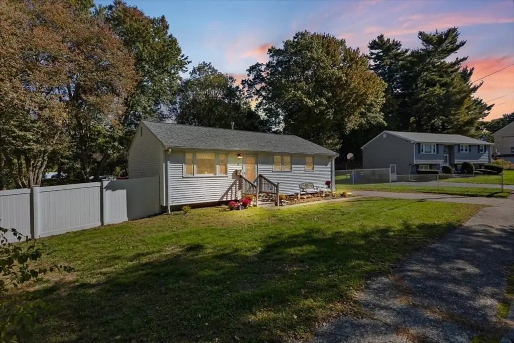 5 Nightingale Cir, Randolph, MA 02368 - #1