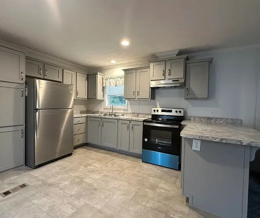 40 Pinyon Place, Londonderry, NH 03053 - Image #2