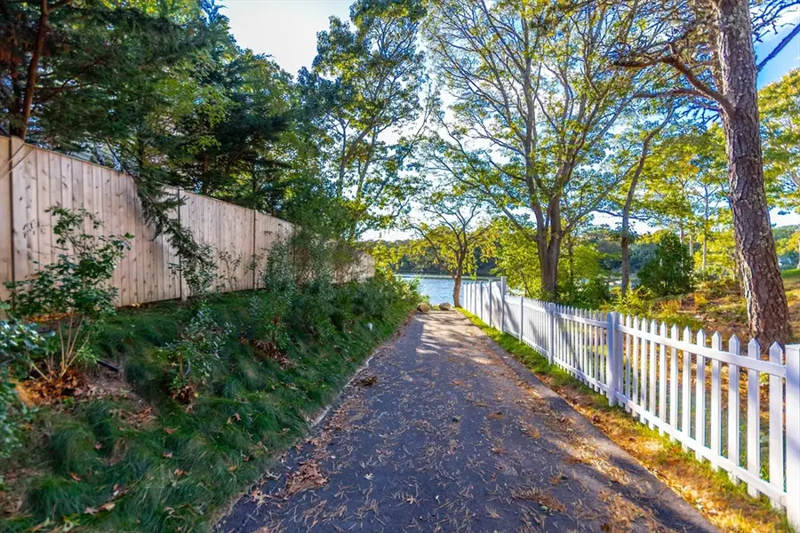 30 Weatherglass Ln, East Falmouth, MA 02536 - Image #2