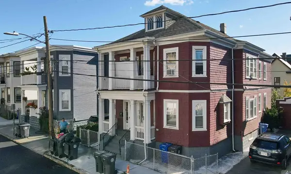 29 Cottage St, Chelsea, MA 02150