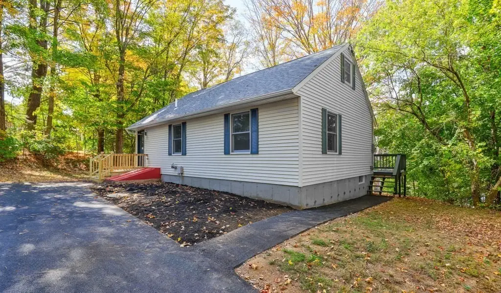 304 Pleasant St, Southbridge, MA 01550 - #1