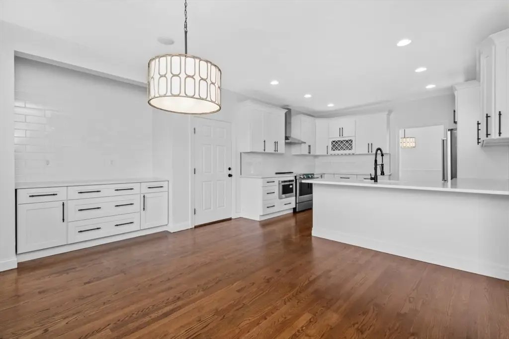 1 Settlers Dr, Lakeville, MA 02347 - Image #1