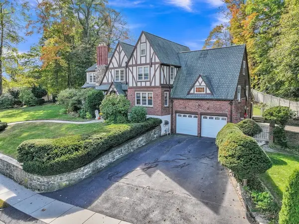 493 Salisbury Street, Worcester, MA 01609