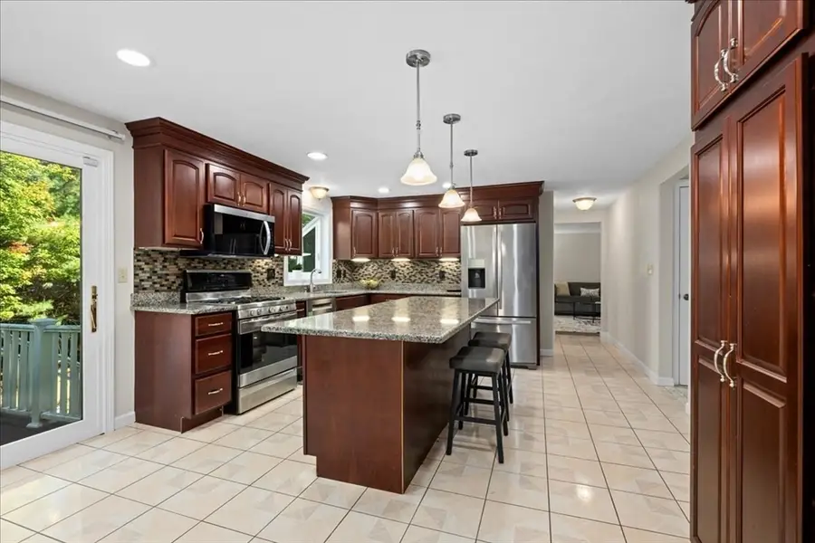 27 Sylvan Lane, Boylston, MA 01505 - Image #3