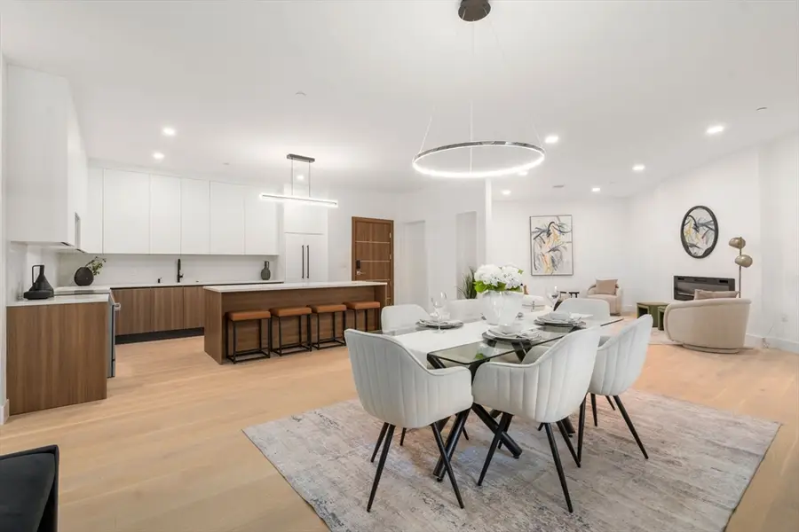 16 Stearns Rd #101, Wellesley, MA 02482 - Image #2