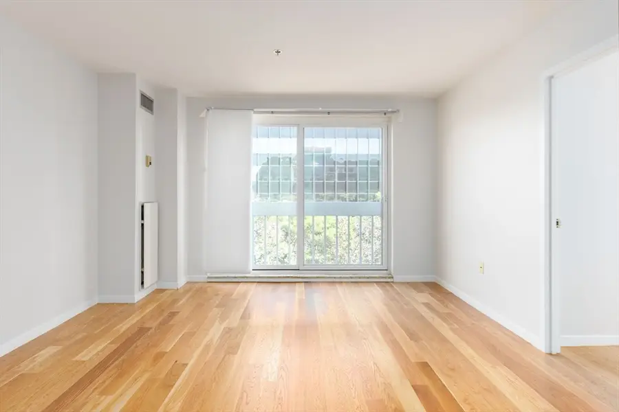950 Massachusetts Ave #504, Cambridge, MA 02139 - Image #3